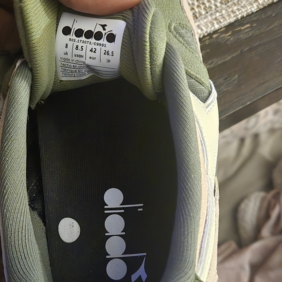 Diadora Green and Tan Sneakers Lightweight Mesh Design - Picture 2 of 7